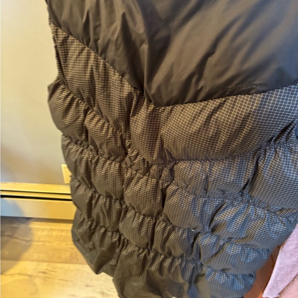 Nike Sportswear Windpuffer is a high-performance, stylish outerwear!! - Picture 5 of 11